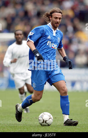 CHRISTOPHE DUGARRY BIRMINGHAM CITY FC REEBOK STADIUM BOLTON ENGLAND 25. Oktober 2003 Stockfoto