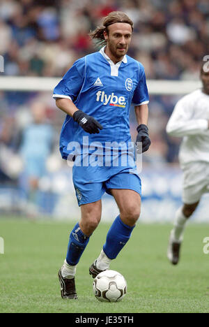 CHRISTOPHE DUGARRY BIRMINGHAM CITY FC REEBOK STADIUM BOLTON ENGLAND 25. Oktober 2003 Stockfoto