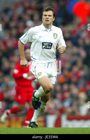 MARK VIDUKA LEEDS UNITED FC Anfield Road LIVERPOOL ENGLAND 25. Oktober 2003 Stockfoto