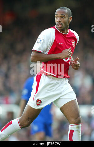 THIERRY HENRY ARSENAL FC HIGHBURY LONDON ENGLAND 18. Oktober 2003 Stockfoto