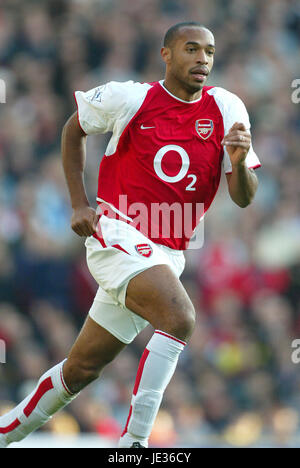 THIERRY HENRY ARSENAL FC HIGHBURY LONDON ENGLAND 18. Oktober 2003 Stockfoto