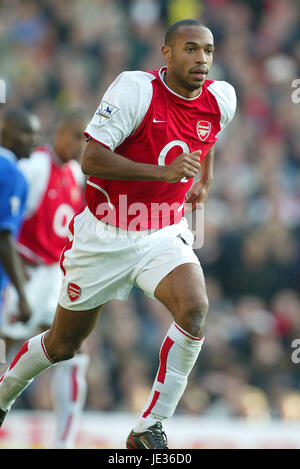 THIERRY HENRY ARSENAL FC HIGHBURY LONDON ENGLAND 18. Oktober 2003 Stockfoto