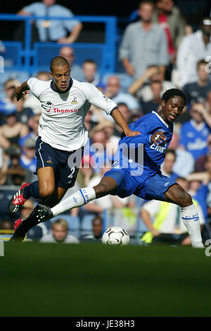 BOBBY ZAMORA & C BABAYARO CHELSEA V TOTTENHAM STAMFORD BRIDGE CHELSEA ENGLAND 13. September 2003 Stockfoto