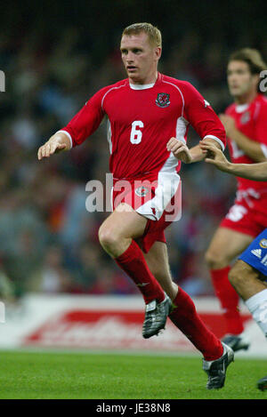 MARK PEMBRIDGE WALES & EVERTON FC MILLENNIUM Stadion CARDIFF WALES 10. September 2003 Stockfoto