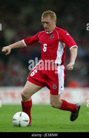 MARK PEMBRIDGE WALES & EVERTON FC MILLENNIUM Stadion CARDIFF WALES 10. September 2003 Stockfoto