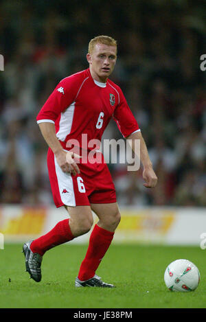 MARK PEMBRIDGE WALES & EVERTON FC MILLENNIUM Stadion CARDIFF WALES 10. September 2003 Stockfoto