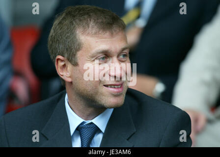 ROMAN ABRAMOVICH CHELSEA FOOTBALL CLUB Besitzer Anfield Road LIVERPOOL ENGLAND 17. August 2003 Stockfoto