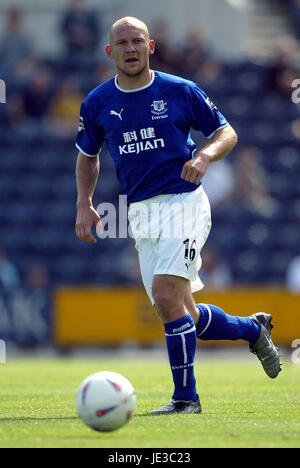 THOMAS GRAVESEN EVERTON FC PRESTON ENGLAND 2. August 2003 Stockfoto