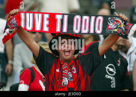 AC MILAN FAN CHAMPIONS-LEAGUE-Finale 2003 OLD TRAFFORD MANCESTER ENGLAND 28. Mai 2003 Stockfoto