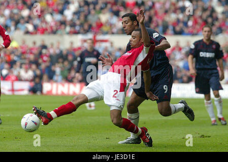 C ASABA & MATTHIEU LOUIS-JEAN NOTTINGHAM FOREST V SHEFF UTD Stadt Boden NOTTINGHAM ENGLAND 10. Mai 2003 Stockfoto