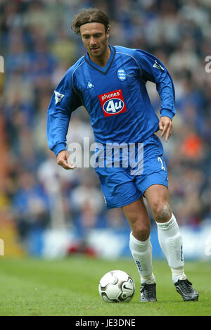 CHRISTOPHE DUGARRY BIRMINGHAM CITY FC ST ANDREWS BIRMINGHAM ENGLAND 26. April 2003 Stockfoto