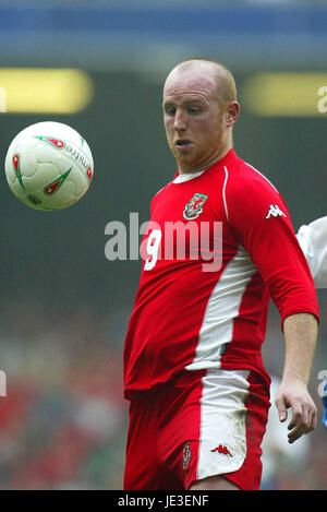 JOHN HARTSON WALES & GLASGOW CELTIC FC MILLENNIUM Stadion CARDIFF WALES 29. März 2003 Stockfoto