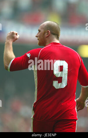 JOHN HARTSON WALES & GLASGOW CELTIC FC MILLENNIUM Stadion CARDIFF WALES 29. März 2003 Stockfoto