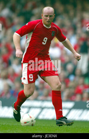 JOHN HARTSON WALES & GLASGOW CELTIC FC MILLENNIUM Stadion CARDIFF WALES 29. März 2003 Stockfoto