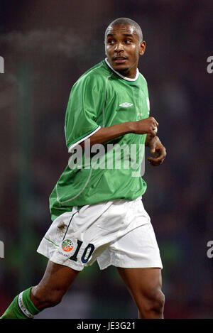 CLINTON MORRISON REP von Irland & BIRMINGHAM CI HAMPDEN PARK GLASGOW 12. Februar 2003 Stockfoto