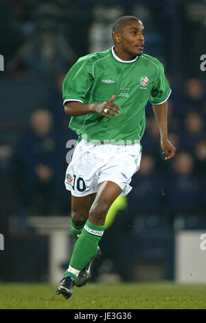 CLINTON MORRISON REP von Irland & BIRMINGHAM CI HAMPDEN PARK GLASGOW 12. Februar 2003 Stockfoto