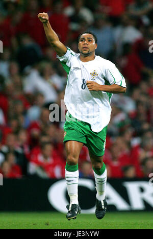 JEFF WHITLEY Nord Irland & Manchester CITY FC MILLENNIUM Stadion CARDIFF WALES 8. September 2004 Stockfoto