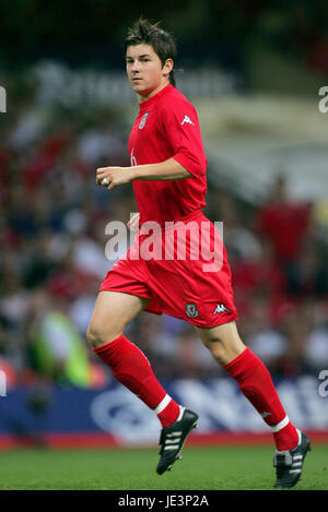 JOHN OSTER WALES & SUNDERLAND FC MILLENNIUM Stadion CARDIFF WALES 8. September 2004 Stockfoto