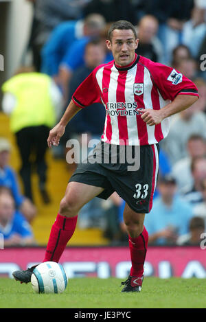 PAUL TELFER SOUTHAMPTON FC STAMFORD BRIDGE CHELSEA LONDON ENGLAND 28. August 2004 Stockfoto