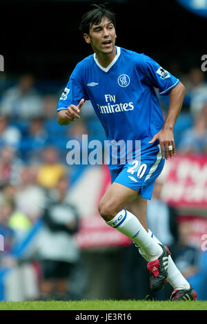 PAULO FERREIRA CHELSEA FC STAMFORD BRIDGE CHELSEA LONDON ENGLAND 28. August 2004 Stockfoto