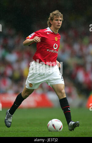 JONATHAN SPECTOR MANCHESTER UNITED FC MILLENNIUM Stadion CARDIFF WALES 8. August 2004 Stockfoto