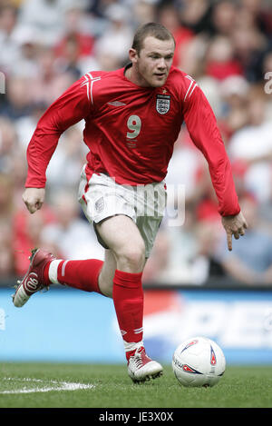 WAYNE ROONEY, England und FC Everton, England V Island, 2004 Stockfoto