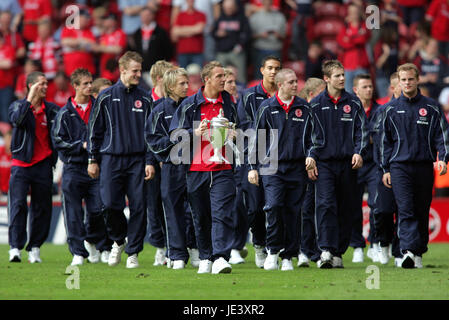 FA YOUTH CUP Sieger MIDDLESBROUGH FC RIVERSIDE STADIUM MIDDLESBROUGH ENGLAND 25. April 2004 Stockfoto