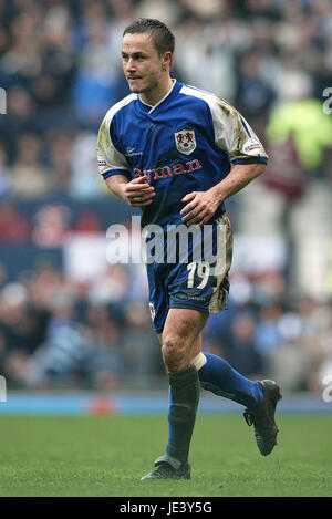 DENNIS WISE MILLWALL FC OLD TRAFFORD MANCHESTER ENGLAND 3. April 2004 Stockfoto