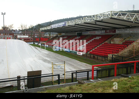 Regen-Abdeckungen schützen die Tonhöhe MCCAIN Stadion MCCAIN Stadion SCARBOROUGH NORTH YORKSHIRE ENGLAND 22. Januar 2004 Stockfoto