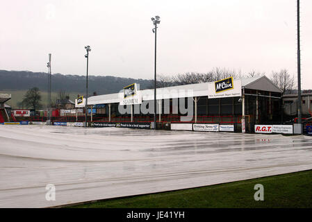 Regen-Abdeckungen schützen die Tonhöhe MCCAIN Stadion MCCAIN Stadion SCARBOROUGH NORTH YORKSHIRE ENGLAND 22. Januar 2004 Stockfoto