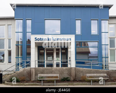 Die kleine Stadt an der Westküste von Schweden, Verwaltungsgebäude der Gemeinde Sotenäs Kungshamn Stockfoto