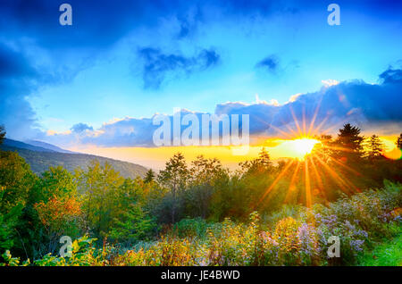 Blue Ridge Parkway Spätsommer Appalachian Berge Sonnenuntergang Western NC landschaftlich Urlaubsziel Stockfoto