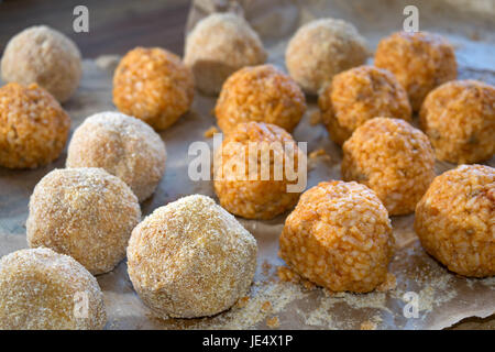 Sizilianische Reis Krokette fertig gekocht werden Stockfoto