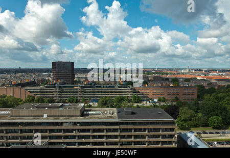 Aussicht vom 16. Stock im National Hospital, Copenhagen. Das Panum-Institut, der Maersk-Turm. Dann Nørrebro, Frederiksberg und südlichen Vororten Stockfoto