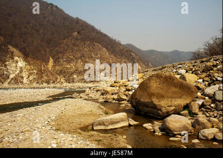 Chuka Dorf an den Ufern des Flusses Sarda, berühmt geworden durch Jim Corbett in dem Buch Maneaters Kumaon, Uttarakhand, Indien Stockfoto