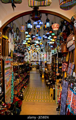 Das interne Display eines Ladens in Nerja, Andalusien, Spanien, Costa Del Sol. Stockfoto