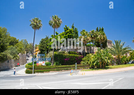 Hotel Best Alcazar in La Herradura und in der Nähe von Punta De La Mona Strand, Andalusien, Spanien, Costa Del Sol Stockfoto