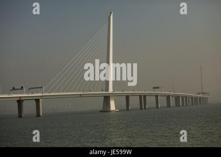Shenzhen Bucht Brücke, Hong Kong SAR mit dem chinesischen Festland, Stadt Shenzhen, Provinz Guangdong, Volksrepublik China; Stockfoto