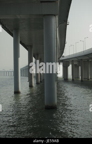 Shenzhen Bucht Brücke, Hong Kong SAR mit dem chinesischen Festland, Stadt Shenzhen, Provinz Guangdong, Volksrepublik China; Stockfoto