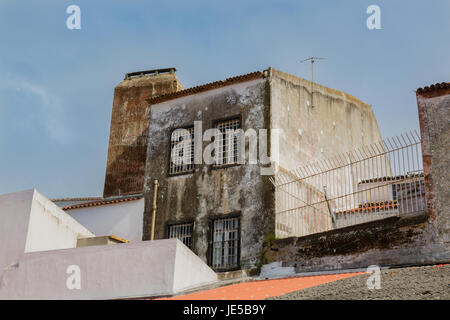 Dächer in der Stadt Ponta Delgada. Ponta Delgada auf der Insel Sao Miguel ist die Hauptstadt der Azoren, Portugal. Stockfoto