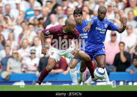 THIERRY HENRY & WILLIAM GALLAS CHELSEA V ARSENAL STAMFORD BRIDGE CHELSEA LONDON ENGLAND 21. August 2005 Stockfoto