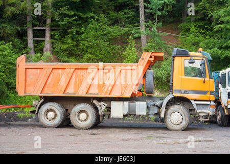 LKW für den industriellen Einsatz im Bau Stockfoto