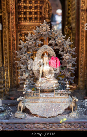 Holly Temple mit angeboten und Zeremonie in Hostienschale, Kathmandu, Nepal Stockfoto