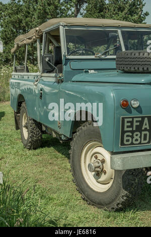 Aussenansicht eines klassischen Land Rover-Modells (insbesondere eine Reihe 2a 109). Stockfoto