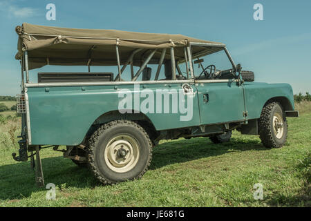 Aussenansicht eines klassischen Land Rover-Modells (insbesondere eine Reihe 2a 109). Stockfoto