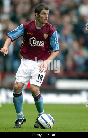 AARON HUGHES ASTON VILLA FC VILLENPARK BIRMINGHAM ENGLAND 13. August 2005 Stockfoto