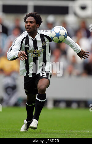 CELESTINE BABAYARO NEWCASTLE UNITED FC ST. JAMES PARK NEWCASTLE 23. Juli 2005 Stockfoto