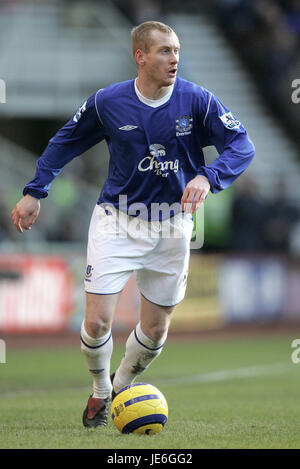 TONY HIBBERT EVERTON FC RIVERSIDE STADIUM MIDDLESBROUGH ENGLAND 16. Januar 2005 Stockfoto