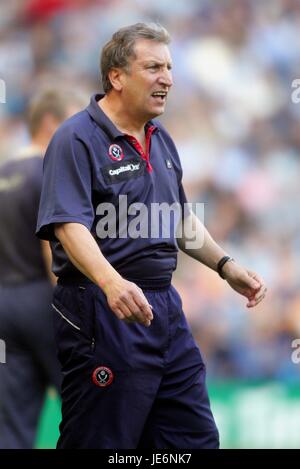 NEIL WARNOCK SHEFFIELD UNITED FC MANAGER CITY OF MANCHESTER STADIUM MANCHESTER ENGLAND 14. Oktober 2006 Stockfoto