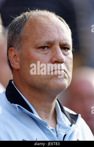 MARTIN JOL TOTTENHAM HOTSPUR MANAGER OLD TRAFFORD MANCHESTER ENGLAND 9. September 2006 Stockfoto